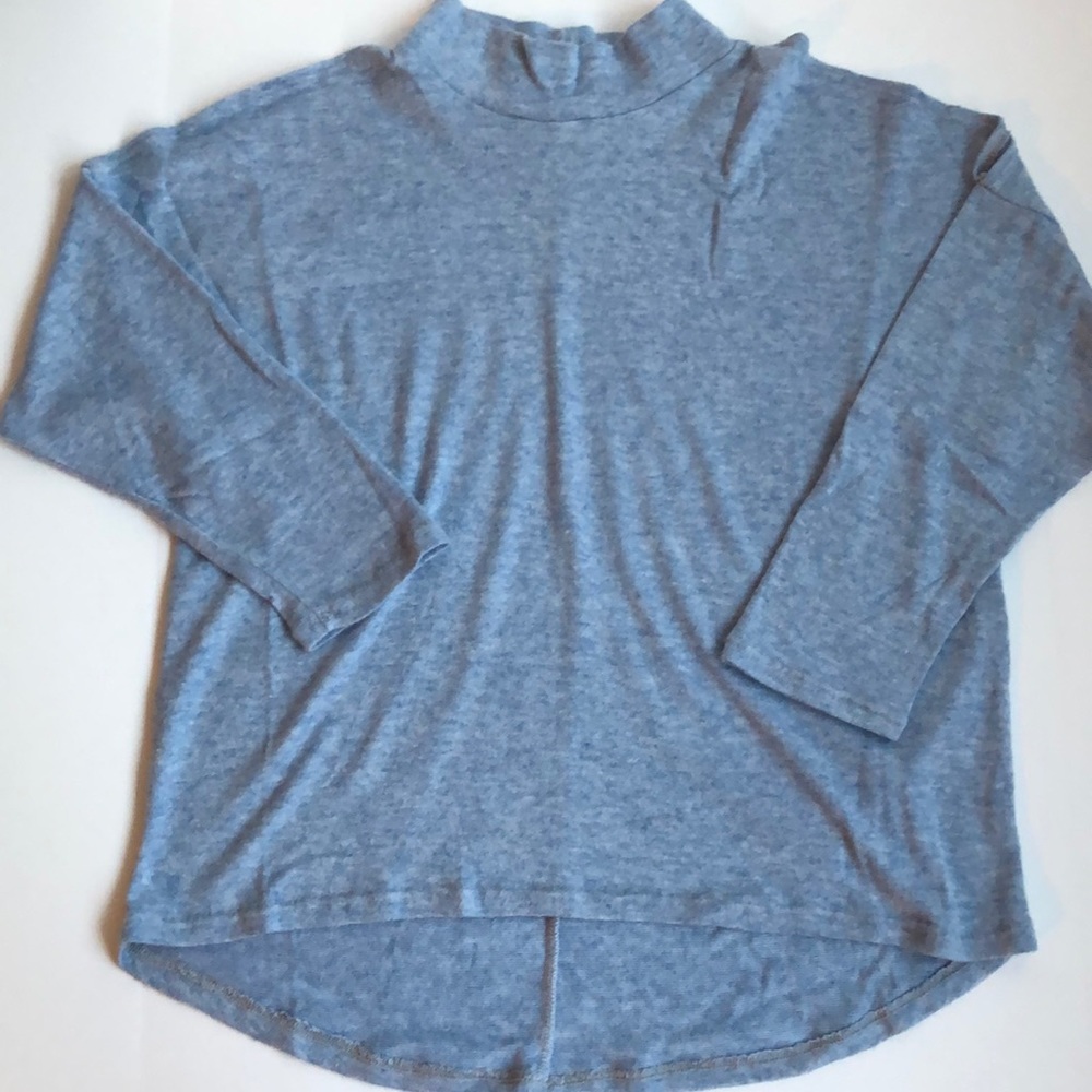 Lavender field cold shoulder super soft tunic Size small
